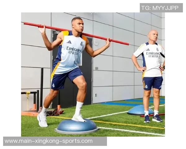 姆巴佩健身房内训练照片曝光透露恢复情况良好无大碍 姆巴佩健身房内训练照片曝光透露恢复情况良好无大碍