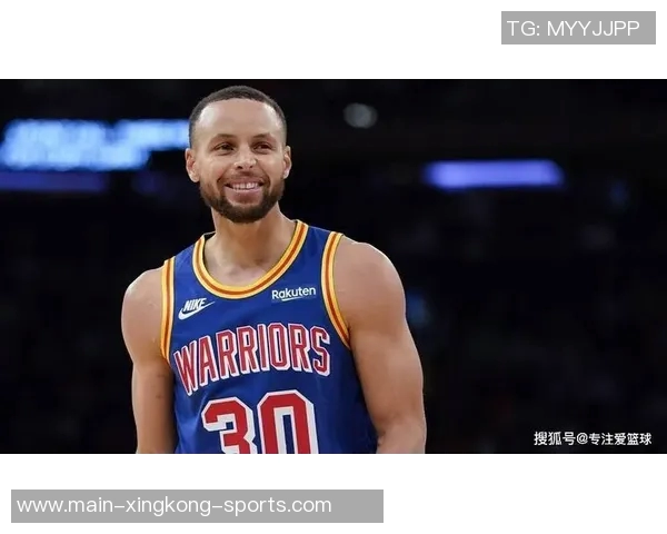 老将默契配合霍福德助攻库里精彩反篮打成21 老将默契配合霍福德助攻库里精彩反篮打成21