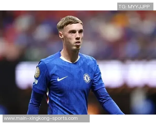 切尔西俱乐部庆祝百场里程碑为帕尔默等五名球员颁发纪念礼物