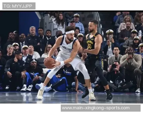 追梦与库里携手共进各展风采共同引领球队的精彩旅程