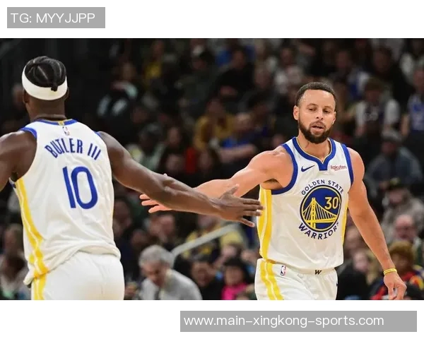 勇士半场领先太阳19分穆迪库里合力发威布克独撑球队